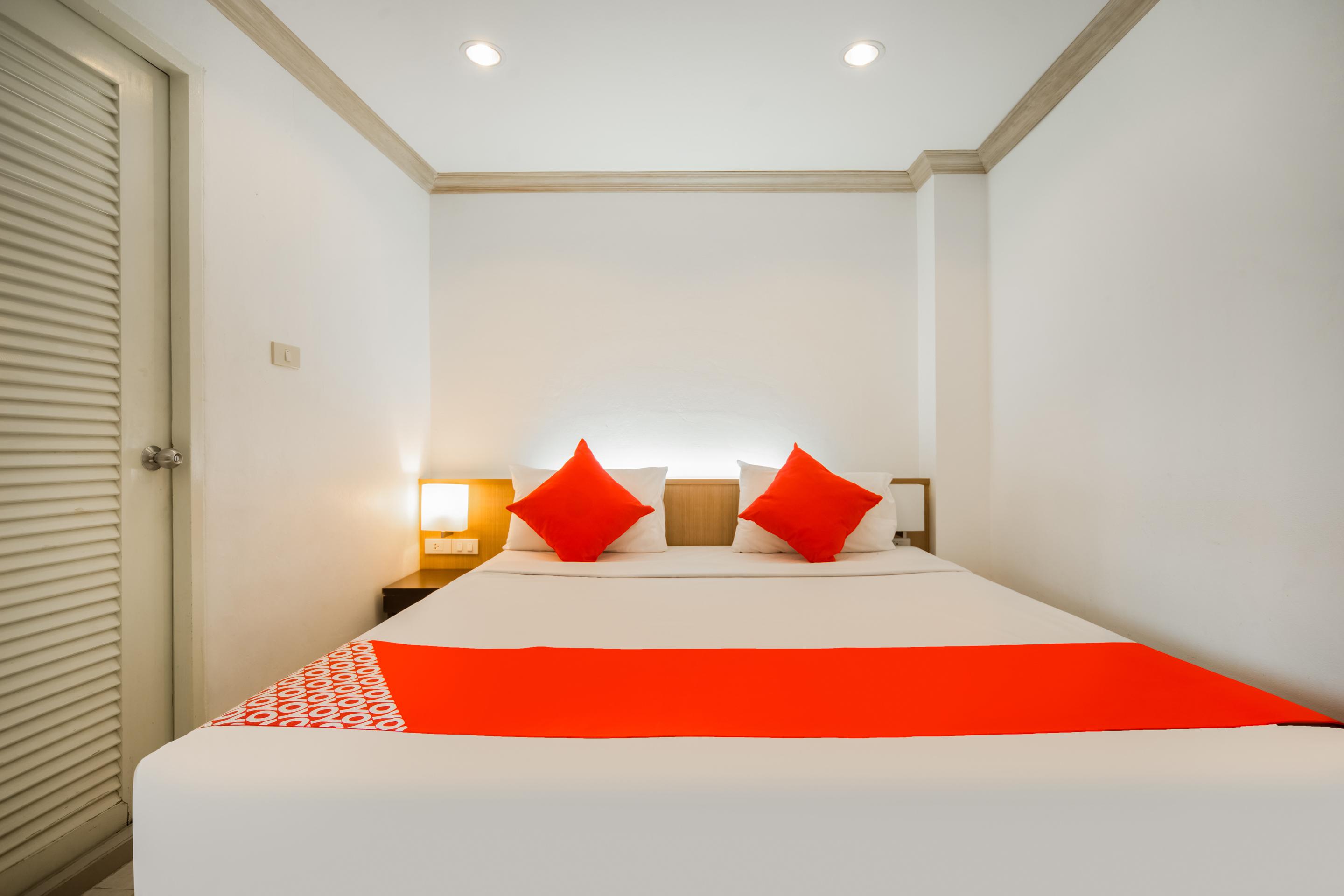 Oyo 232 Patong City Hometel Exteriör bild