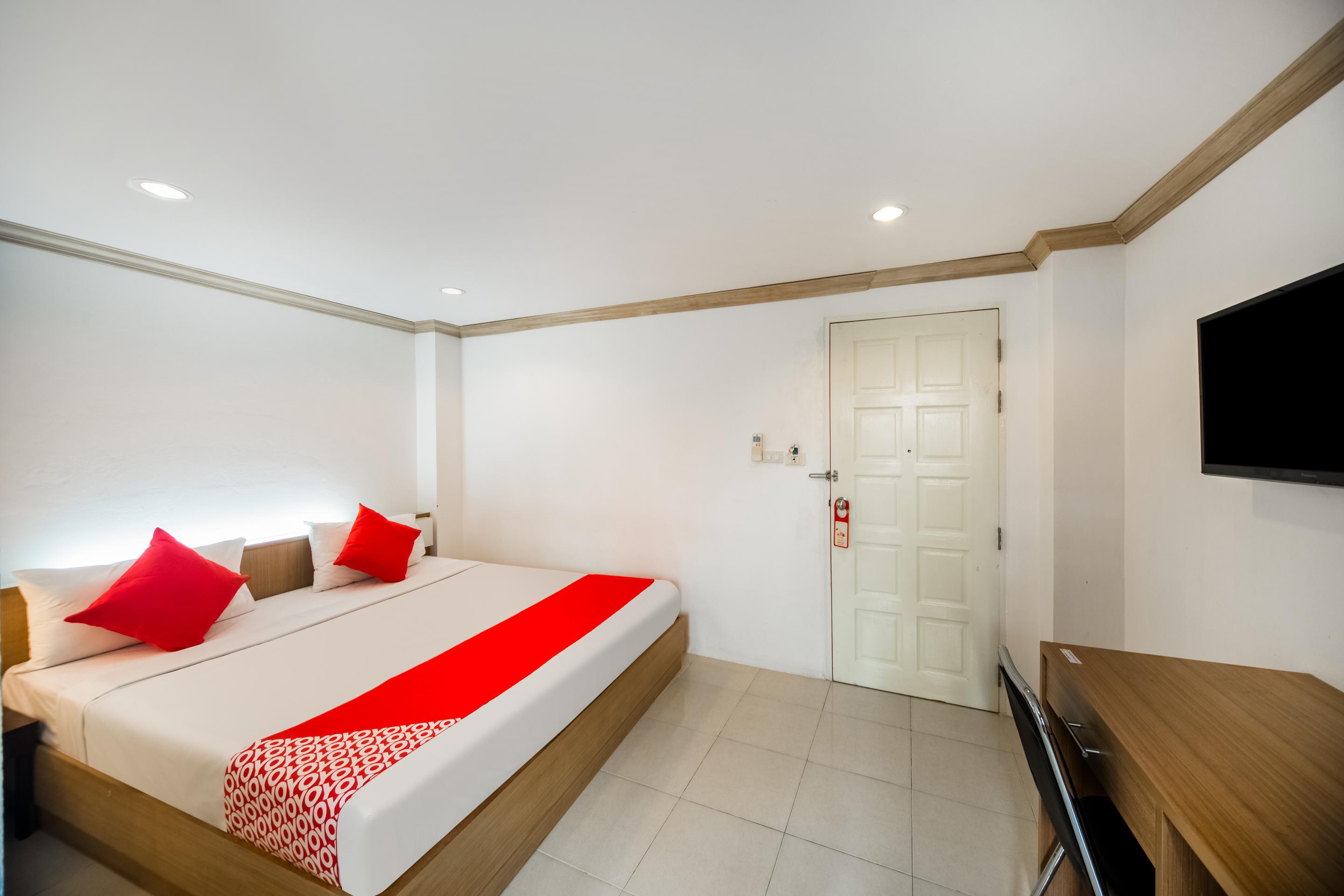 Oyo 232 Patong City Hometel Exteriör bild
