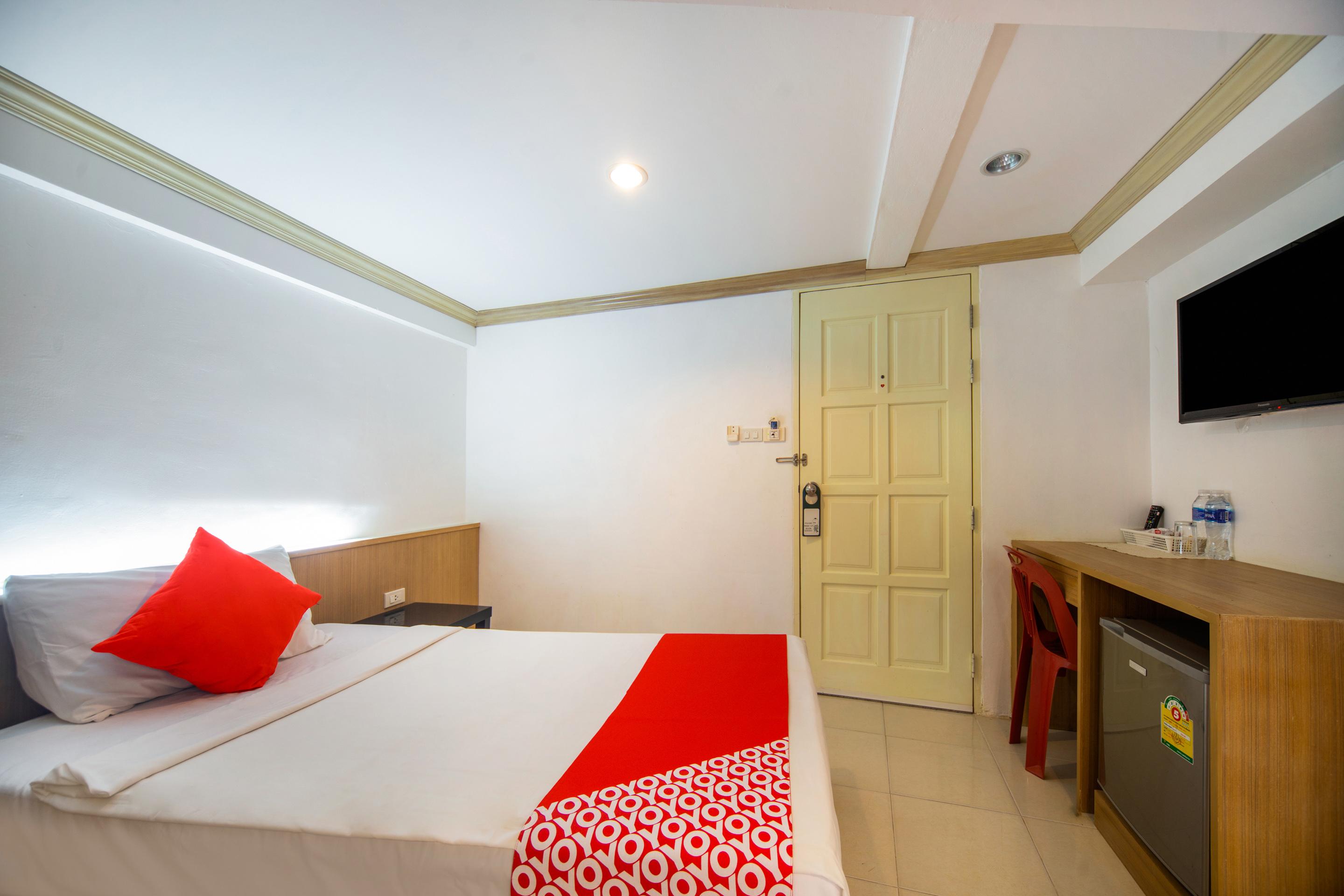Oyo 232 Patong City Hometel Exteriör bild