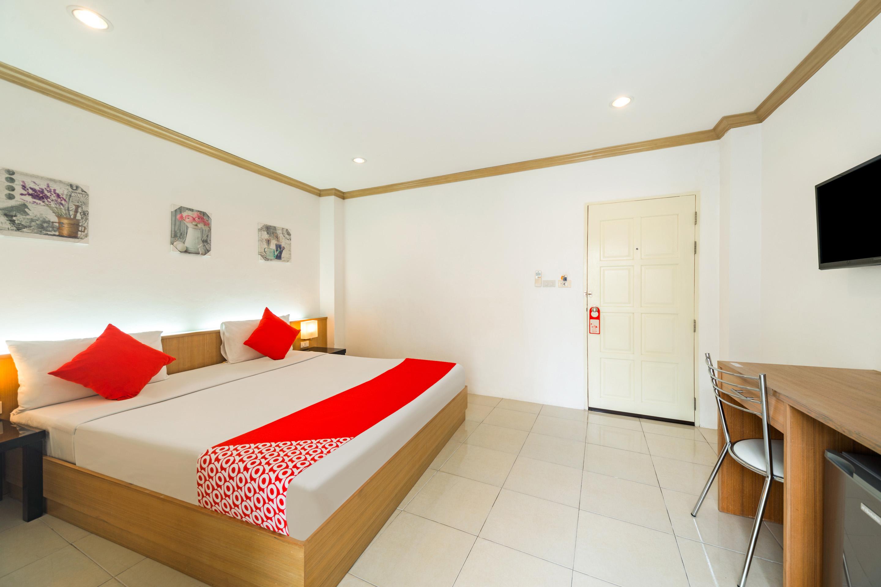 Oyo 232 Patong City Hometel Exteriör bild