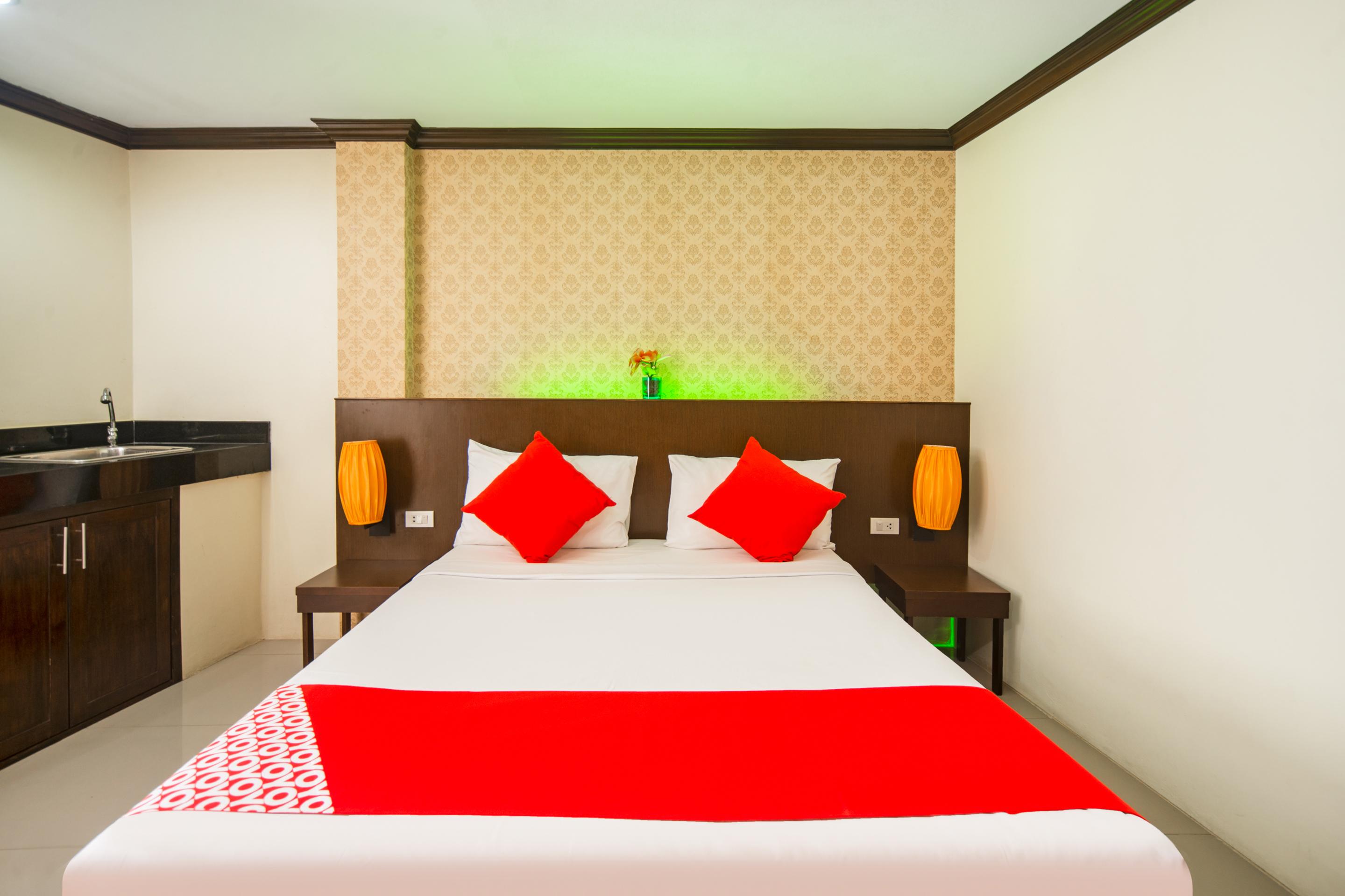 Oyo 232 Patong City Hometel Exteriör bild