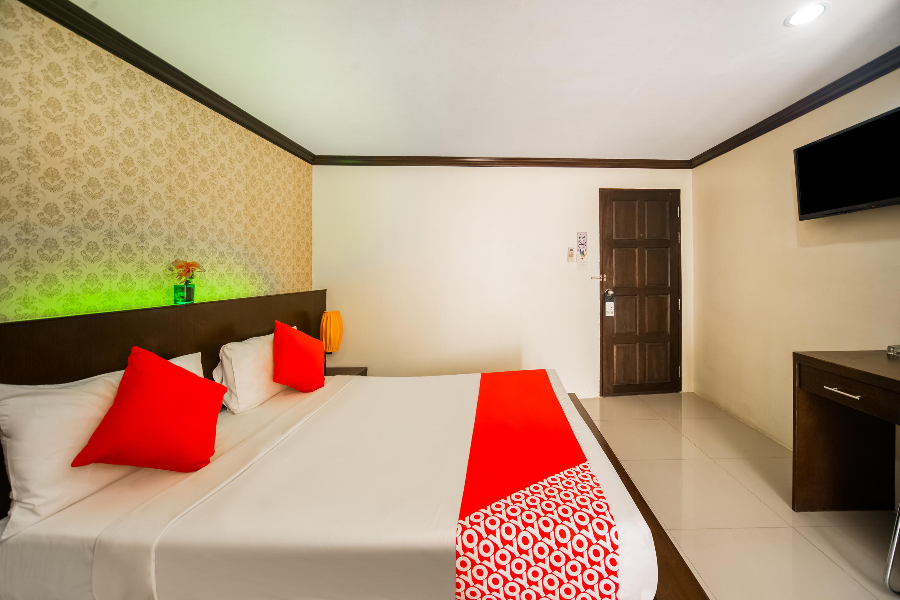 Oyo 232 Patong City Hometel Exteriör bild