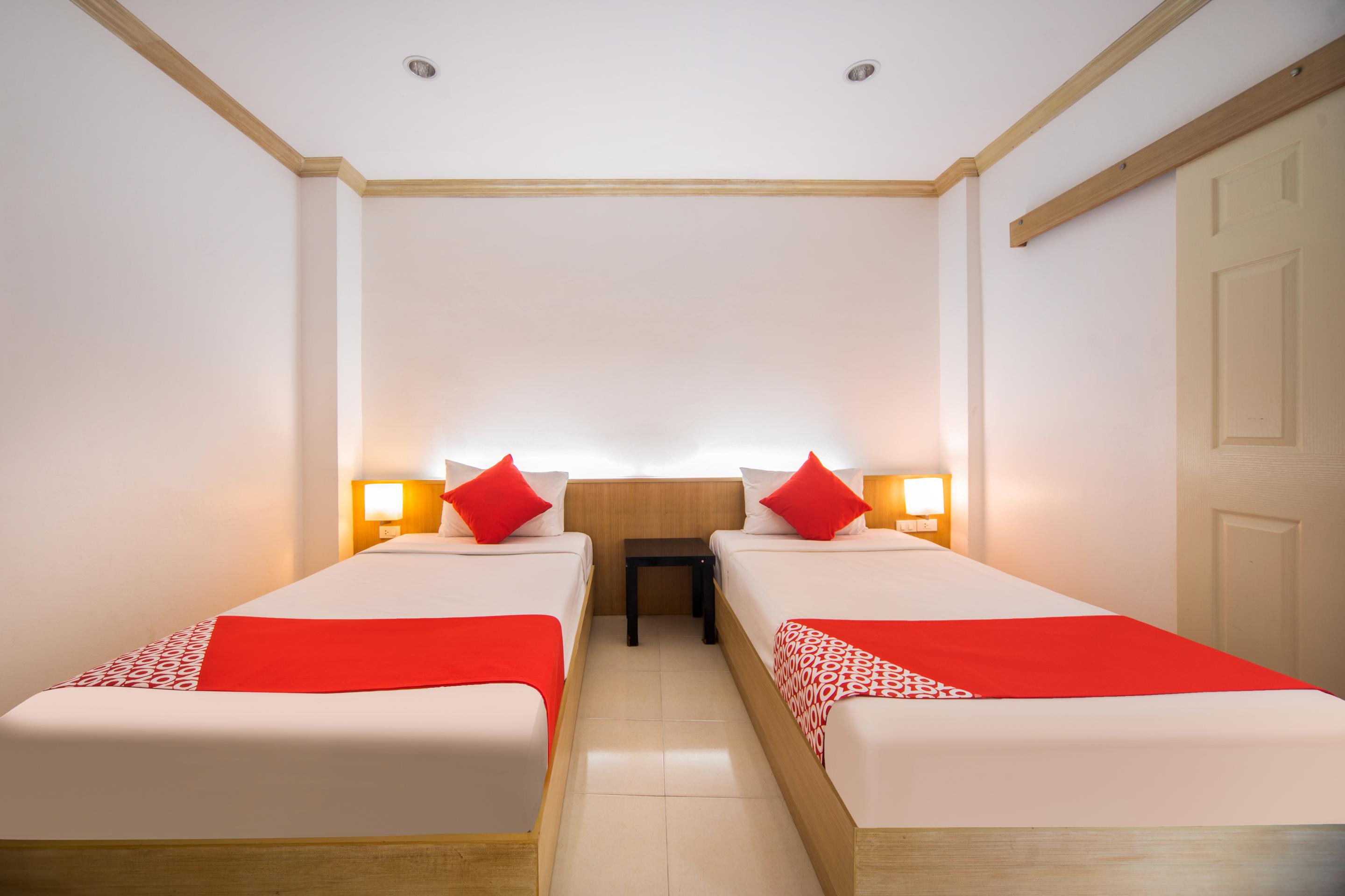 Oyo 232 Patong City Hometel Exteriör bild