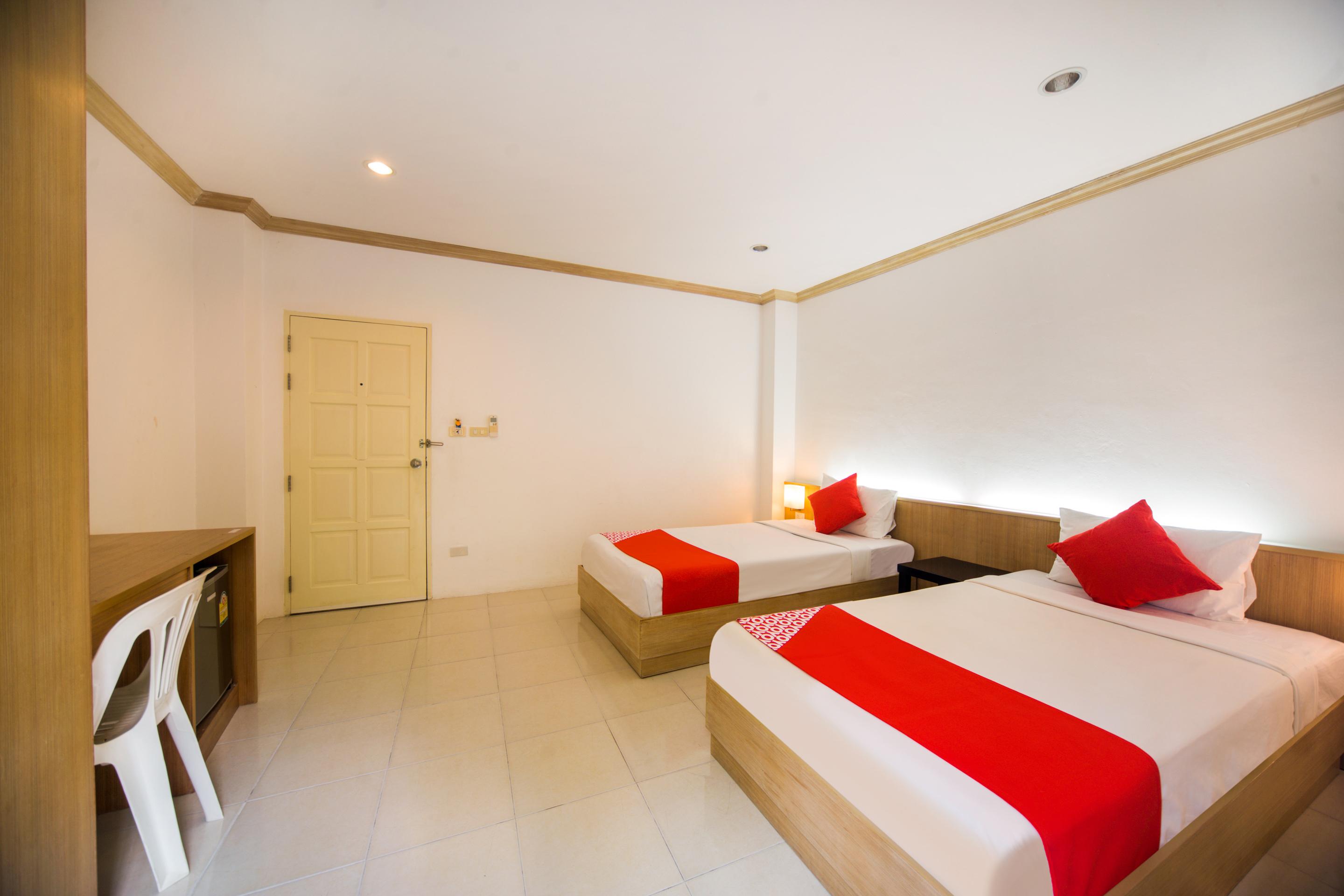 Oyo 232 Patong City Hometel Exteriör bild