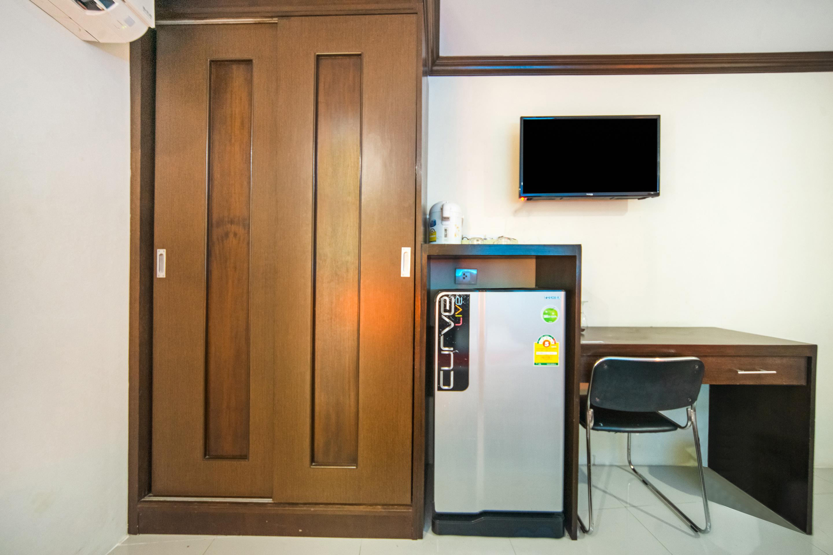 Oyo 232 Patong City Hometel Exteriör bild