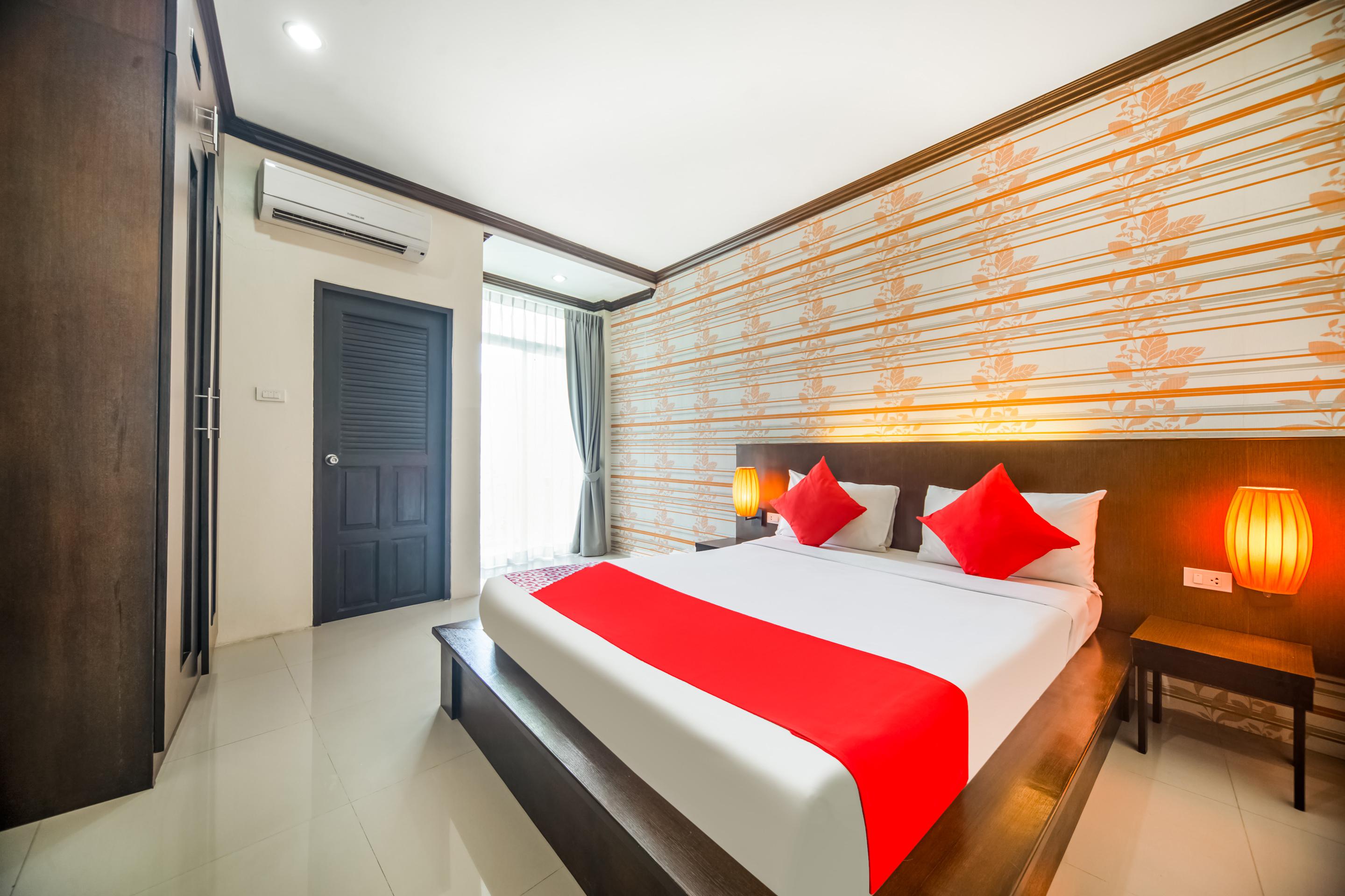 Oyo 232 Patong City Hometel Exteriör bild