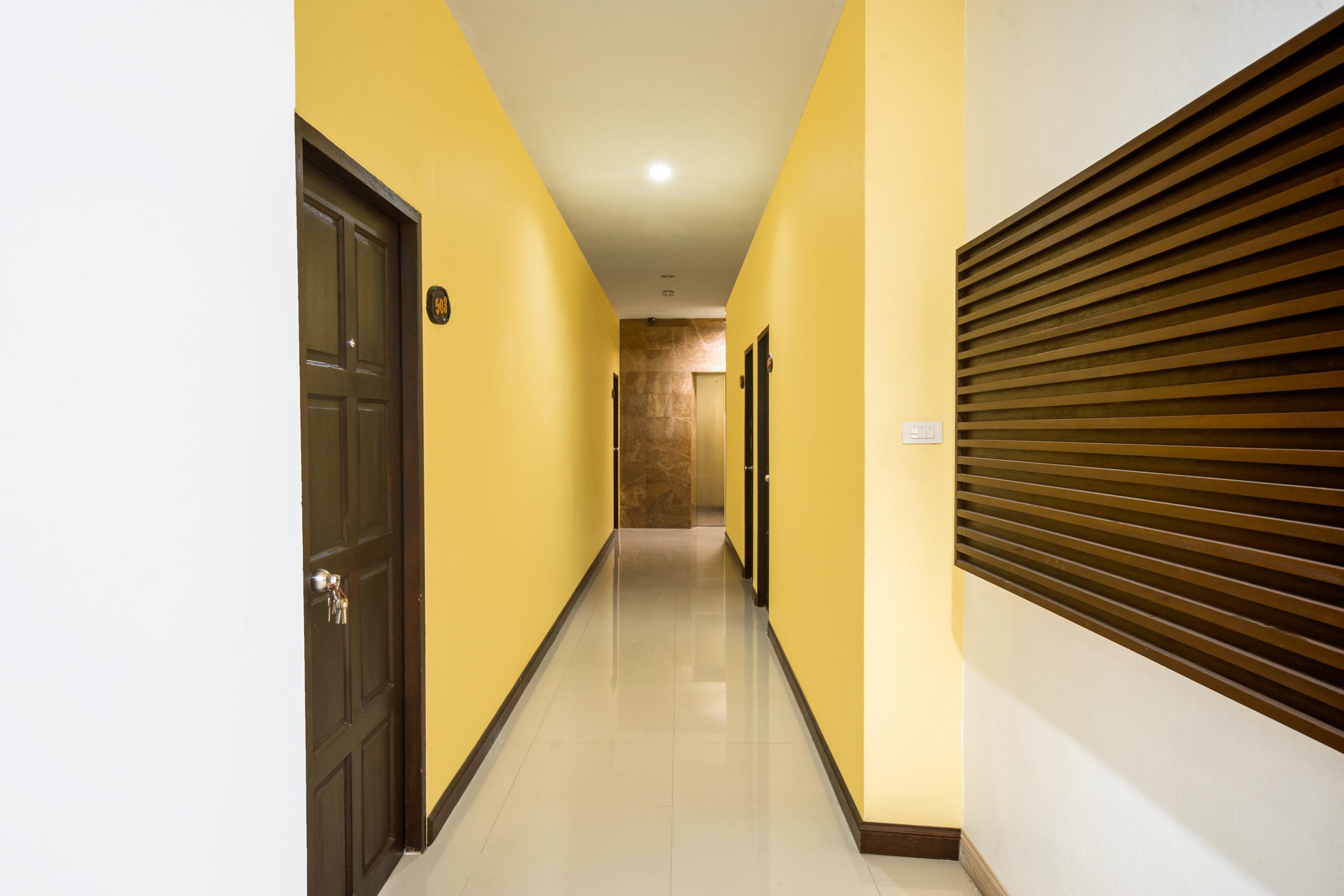 Oyo 232 Patong City Hometel Exteriör bild